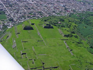 Sobrevoado as ruinas maya de Teotenanga, México