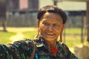 Senhor da tribu kelabit em Bario, Sarawak, Malásia. Foto Gérard Moss